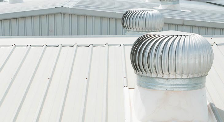 How A Commercial Roofing Contractors' Job Differs