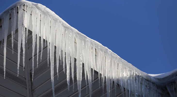 How To Prevent Common Winter Roofing Issues