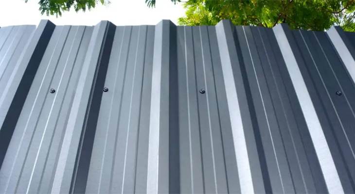 Standing Seam Vs. Corrugated Metal Roofs: Which Is Best for Alberta Homes?