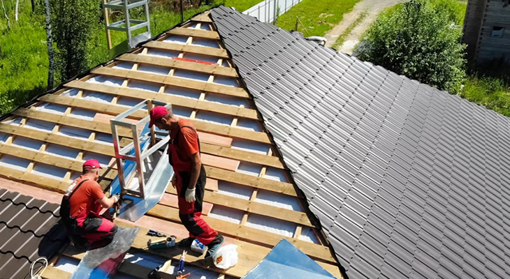 5 Signs Your Asphalt Shingle Roof Is Failing: It’s Time to Upgrade to Metal