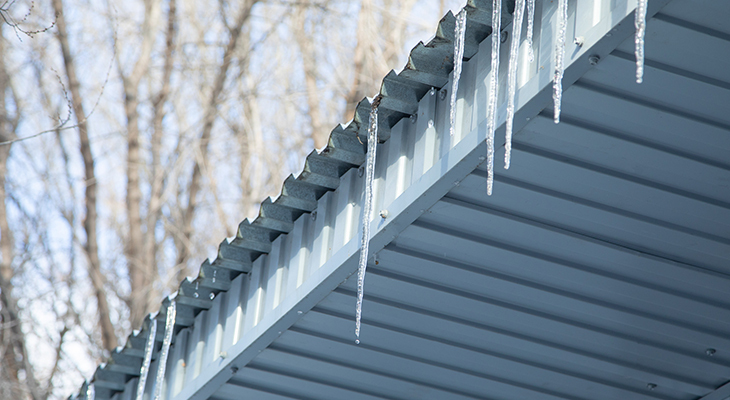 Will A Metal Roof Withstand Edmonton’s Harsh Winters Better Than Asphalt Shingles?