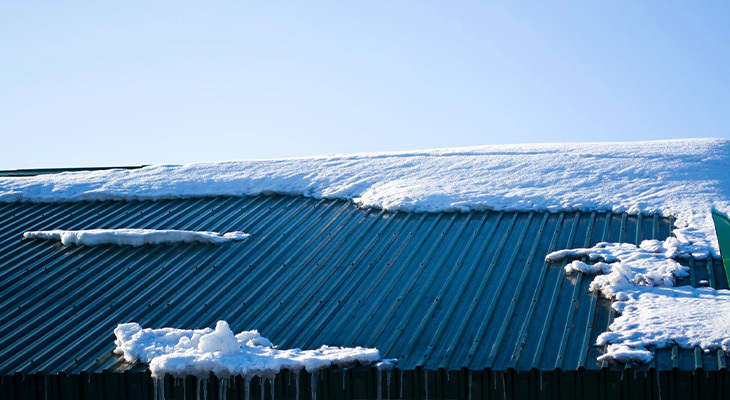 Winter-Holidays-and-Heavy-Snow-Is-Your-Metal-Roof-Ready-for-December